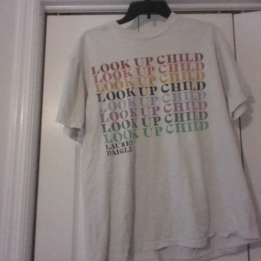 Lauren Daigle Look Up Child t-shirt size Large